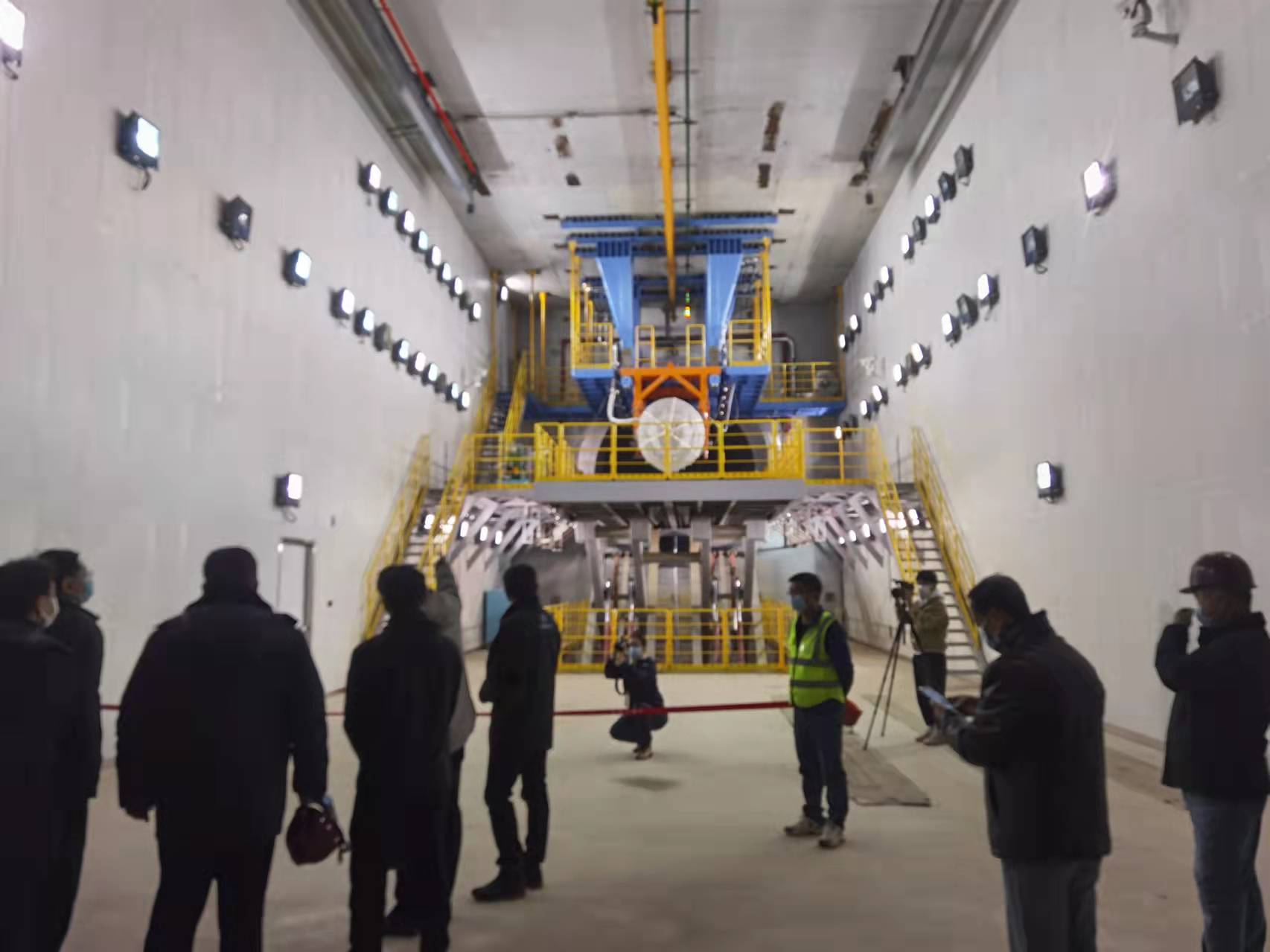 為航空發(fā)動(dòng)機(jī)試車臺(tái)引射筒間提供耐高溫混凝土