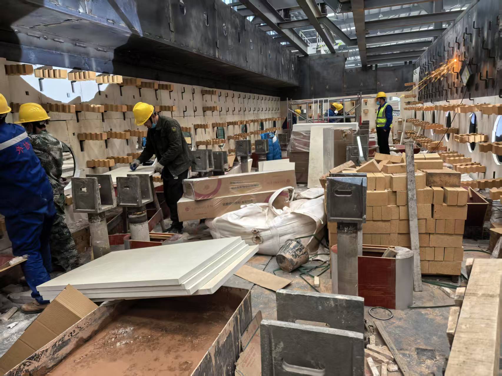 200 余噸耐火保溫材料交付湖南！東峰興達(dá)助力高強(qiáng)鋼管熱處理升級